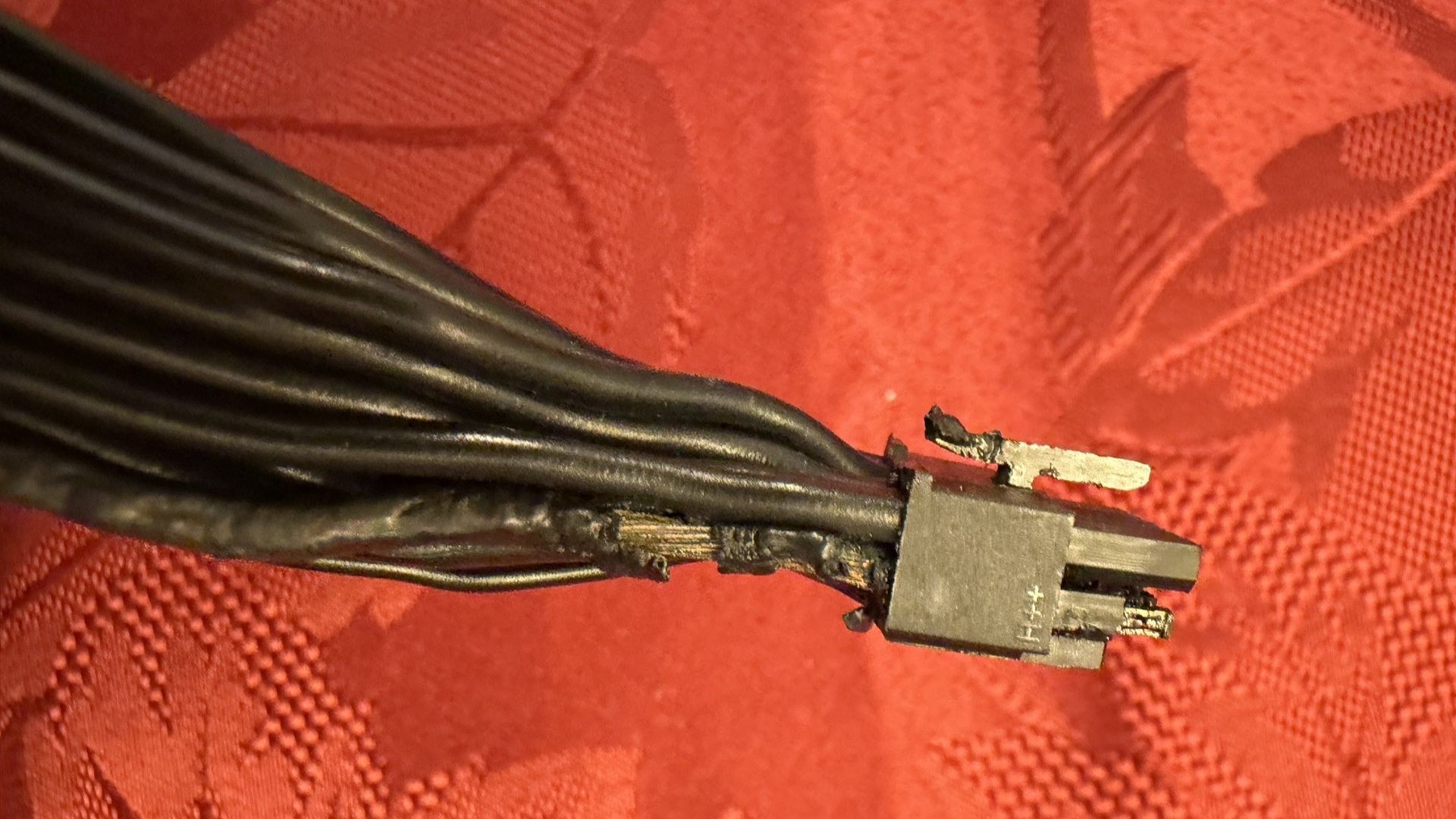 RTX 5090 connector melt