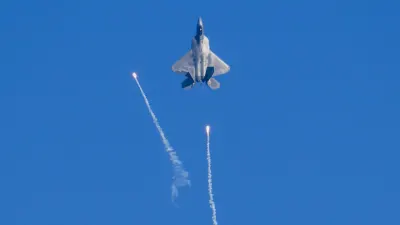 F-22 Raptor pilot successfully demonstrates command of 'wingman' fighter drone in simulated combat