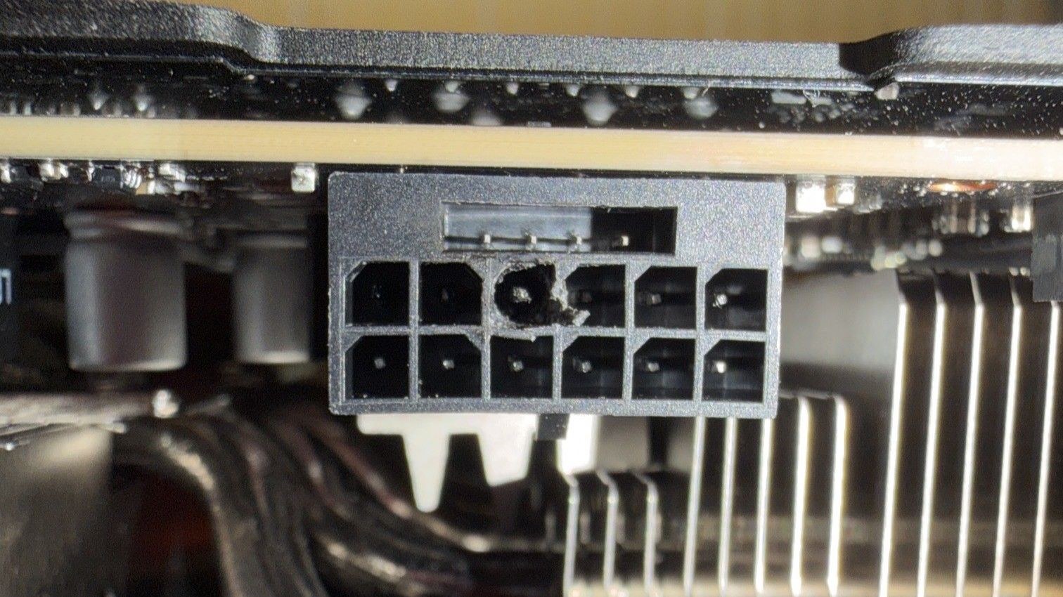 RTX 5090 connector melt